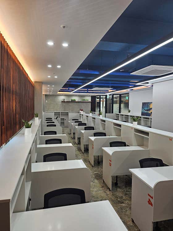 조용한 창가 뷰